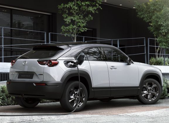 2021_mazda_mx-30_15_1600x1200-e1572427004817-577×420