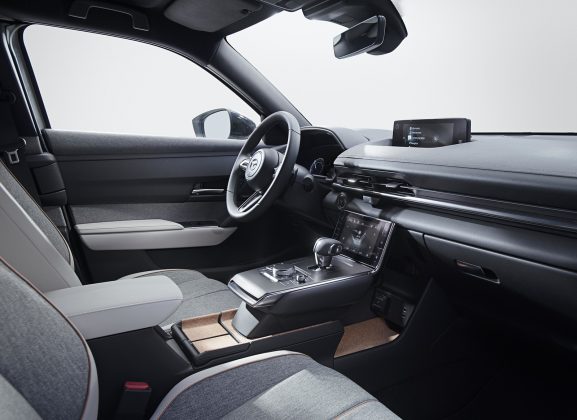 2021_mazda_mx-30_7_1600x1200-e1572426871567-577×420