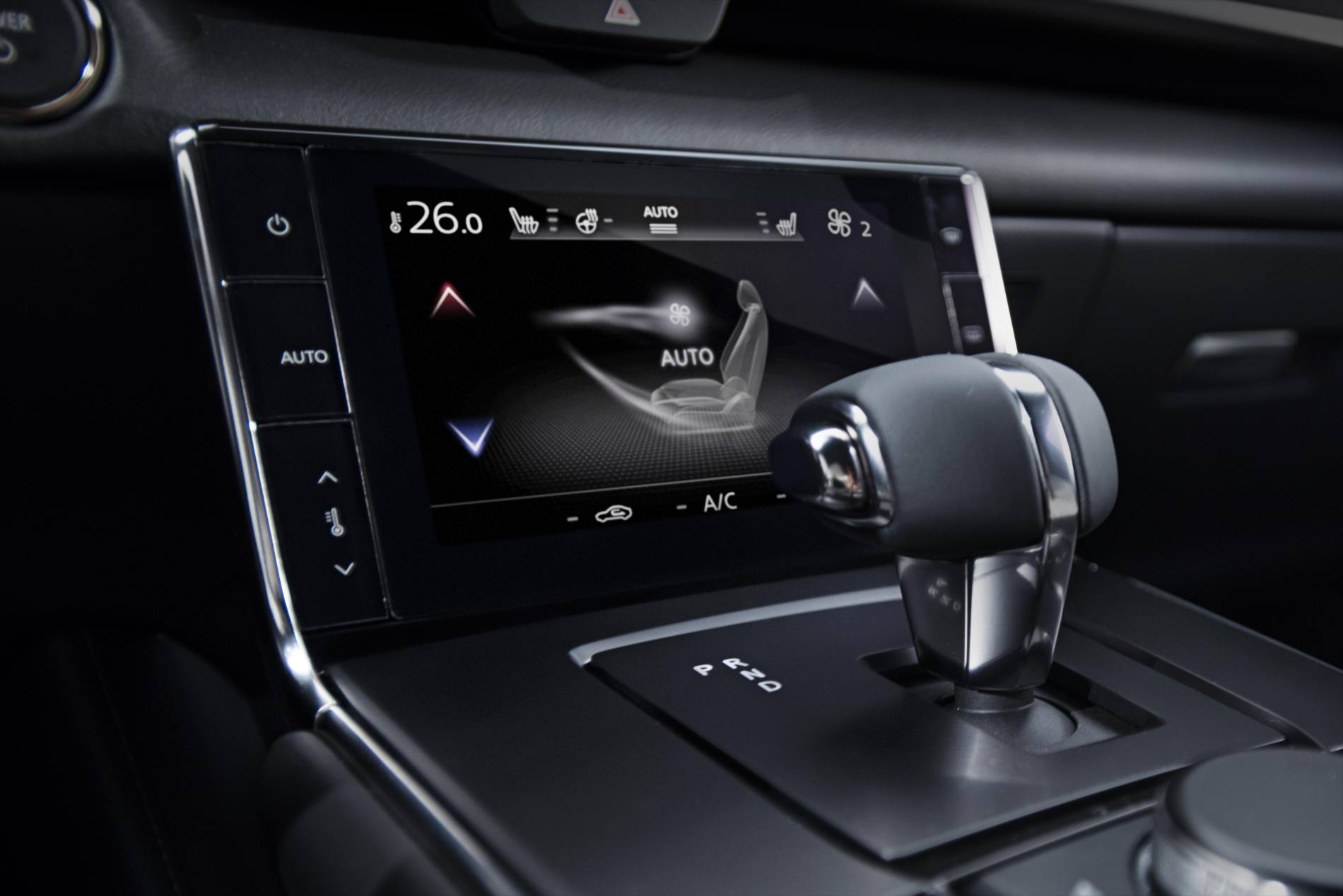 MAZDA-MX-30_Detail_7-inch-touchscreen-display_EU-specification_22_hires
