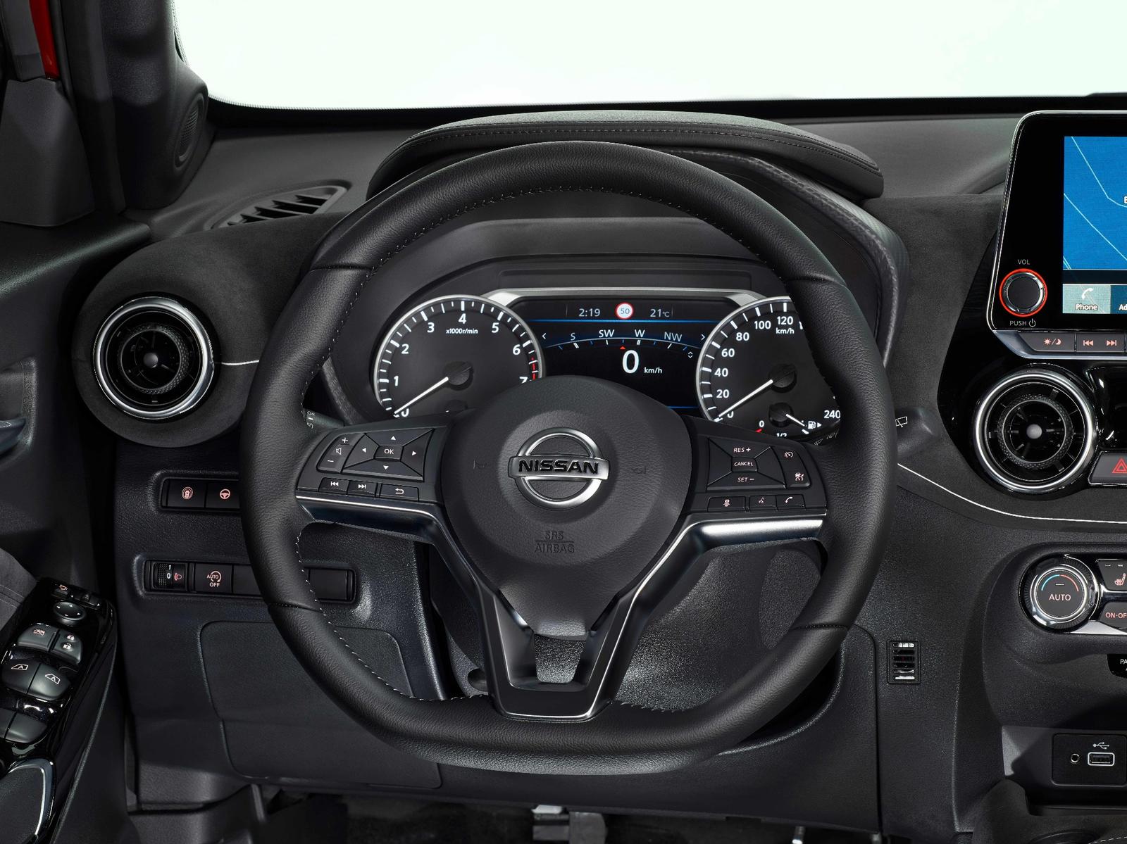 Oct. 7 – 2pm CET – New Nissan JUKE Interior 03-2122×1590