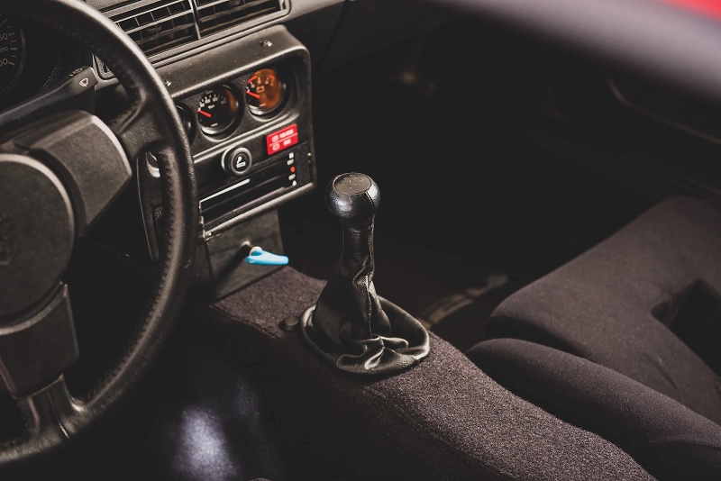 Porsche-924-Carrera-GTS-Clubsport-Interior-2