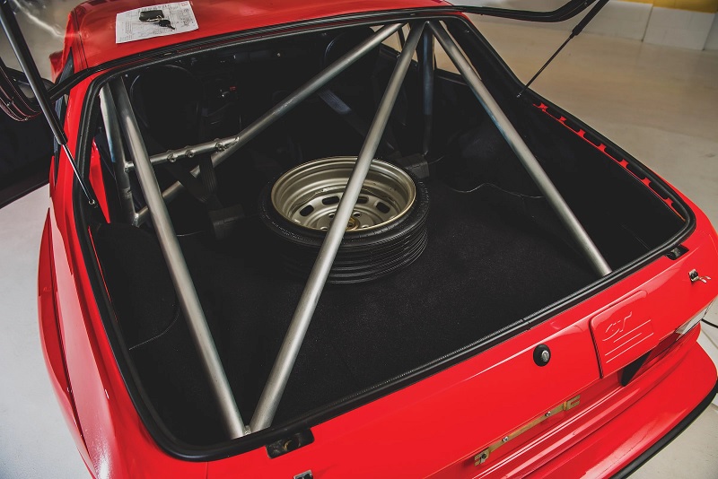 Porsche-924-Carrera-GTS-Clubsport-Roll-Cage