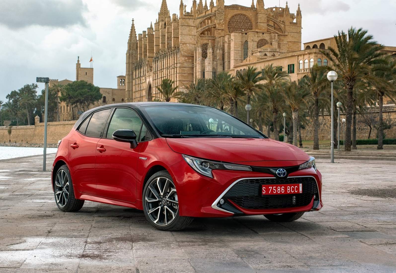 Toyota-Corolla_Hatchback_EU-Version-2019-1600-06