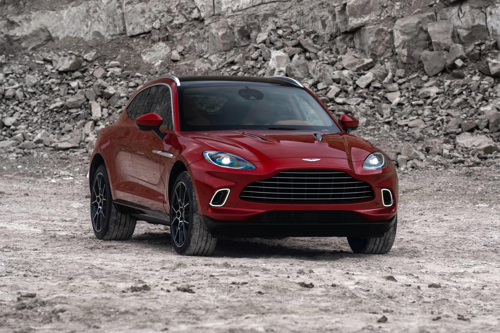 Aston Martin DBX_05
