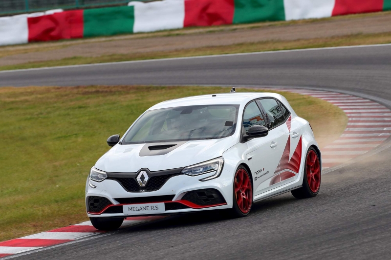 2019 – Nouvelle MÉGANE R.S. TROPHY-R : Nouveau record sur le circuit de Suzuka