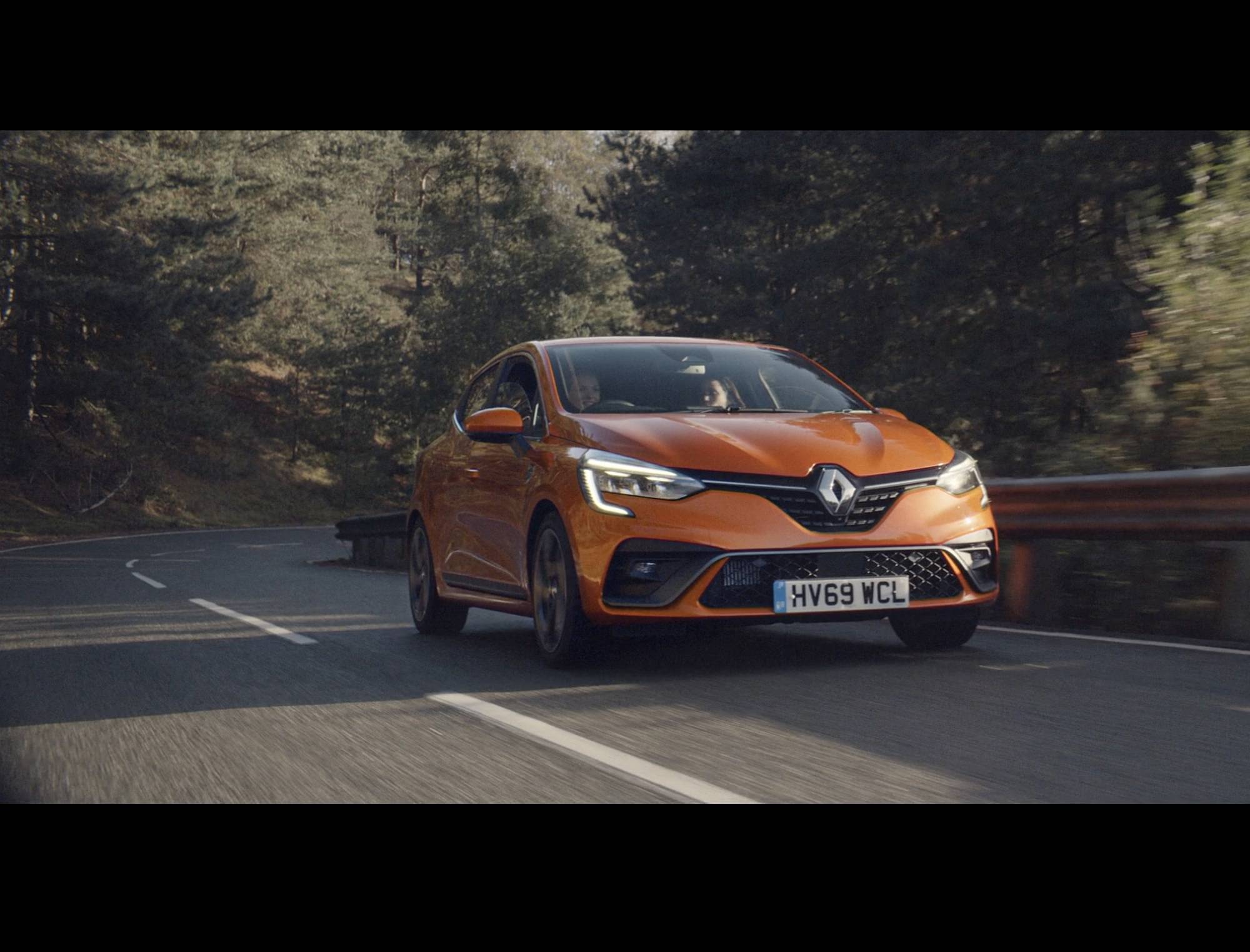 Renault Clio Celebrates 30 Years in the Making – Embargo 00H01 081119 (3)