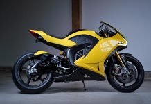 Esta moto vem com “copiloto” que evita a colisão