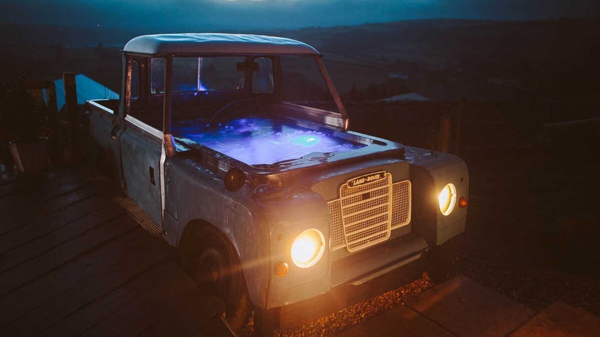 land-rover-hot-tub-bluebird-penthouse-caravan-11574696712