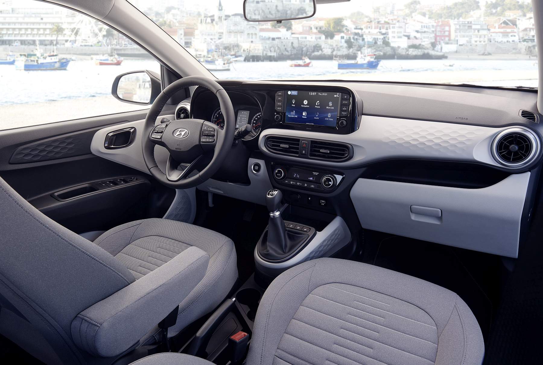 Hyundai i10 interior (1)