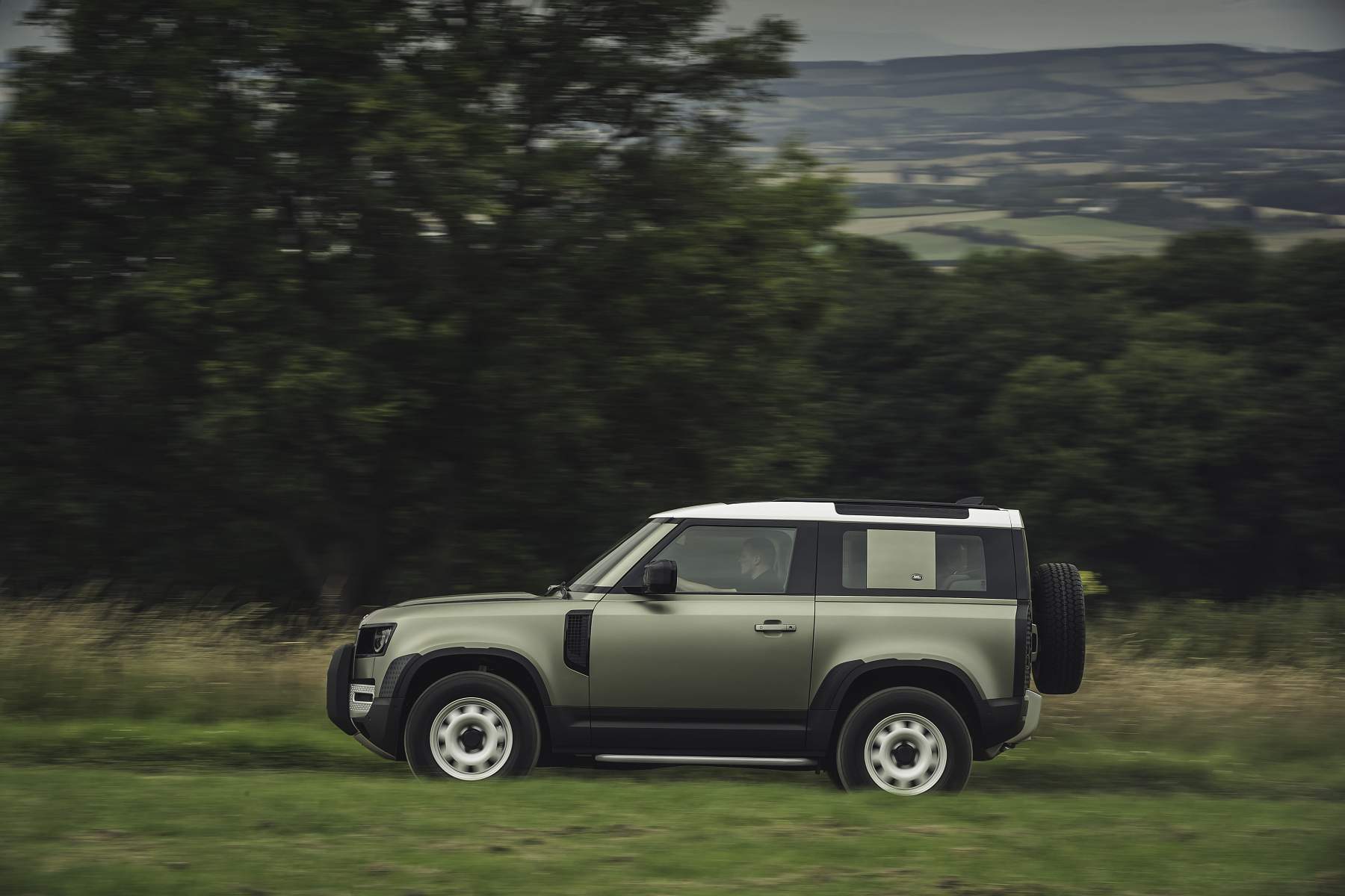 Land Rover_Defender_20MY_90_26.02 (19)