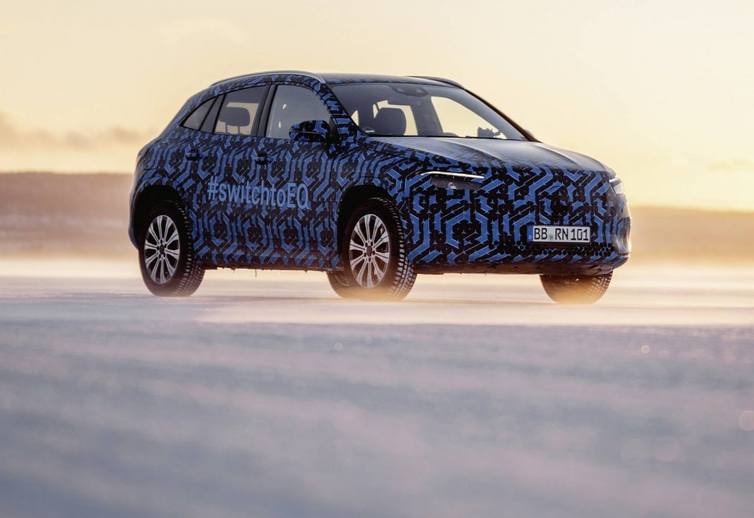Die Kompakten werden elektrisch: Der EQA auf Wintererprobung und neue Plug-in-Hybride auf dem Genfer AutomobilsalonThe compacts are turning electric: The EQA in winter testing and new plug-in hybrids at the Geneva Motor Show