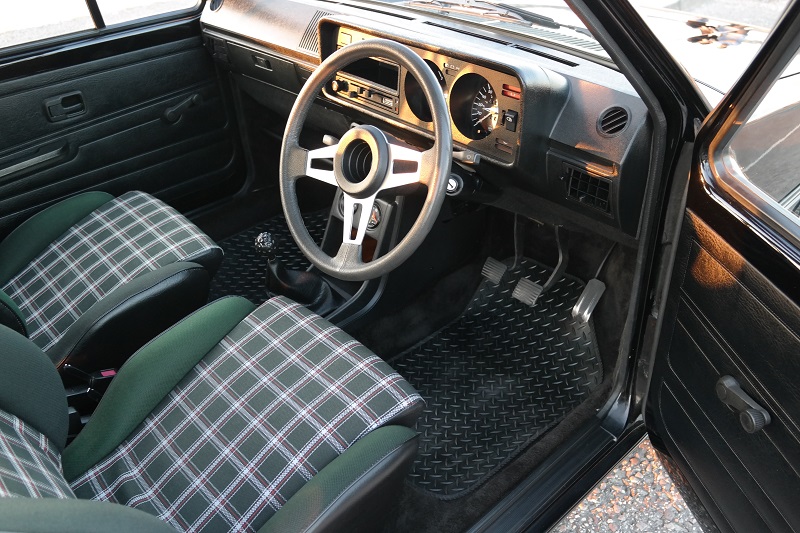 1979-Volkswagen-Golf-GTI-1.6-Mk1-Series-1-interior-1