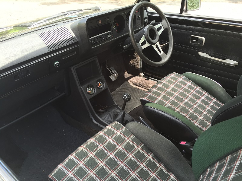 1979-Volkswagen-Golf-GTI-1.6-Mk1-Series-1-interior-2
