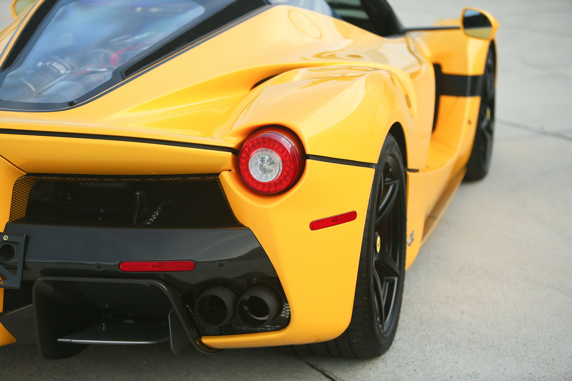 2017-Ferrari-LaFerrari-Aperta-_RM Sothebys (13)