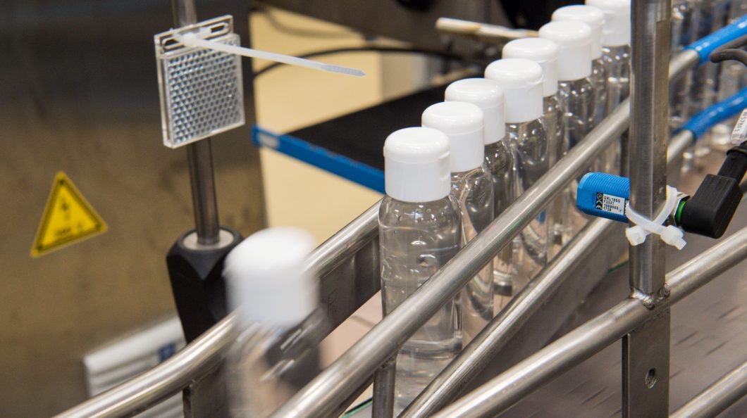 FCT NOVA produz 300 litros de gel desinfetante e 400 máscaras