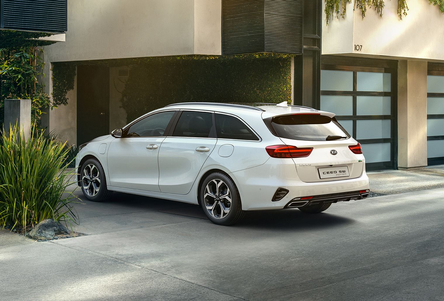 Kia Ceed Tourer PHEV 2020 (2)