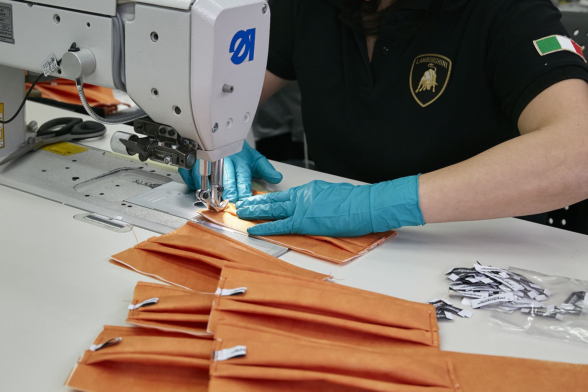 Lamborghini mascaras covid 2020 (3)