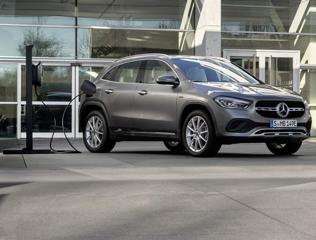 Drei neue Plug-in-Hybridmodelle komplettieren die Mercedes-Benz Kompaktwagen-Familie: CLA Coupé, CLA Shooting Brake und GLA jetzt mit EQ PowerThree new plug-in hybrid models complete the Mercedes-Benz compact-car family: CLA Coupé, CLA Shooting Brake a