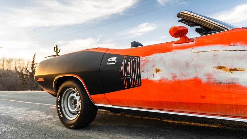 Plymouth-Cuda-440-6-Door