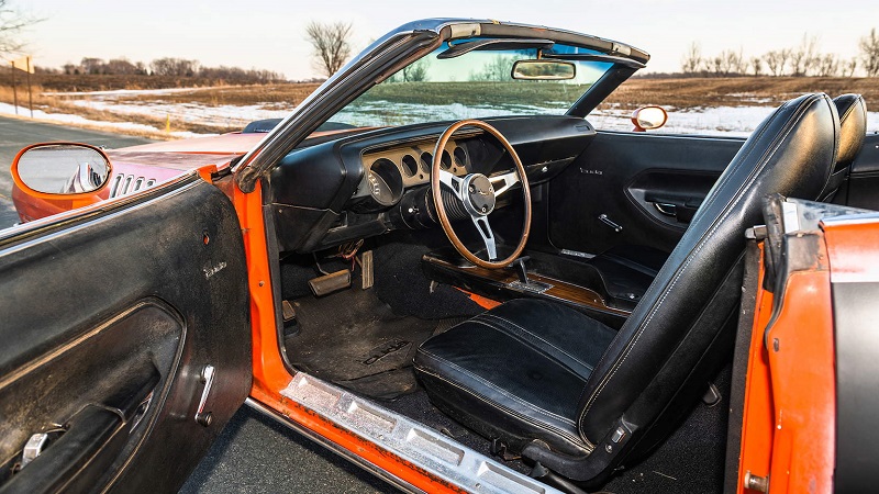 Plymouth-Cuda-440-6-Interior