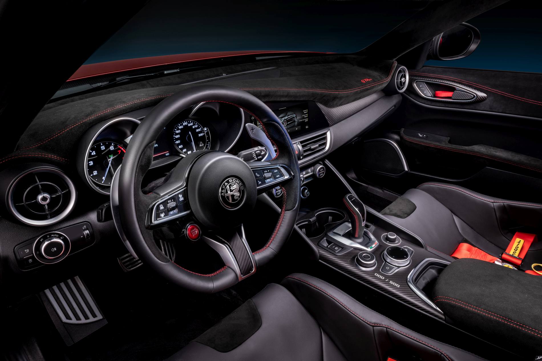 alfa romeo giulia gta 2020 (10)