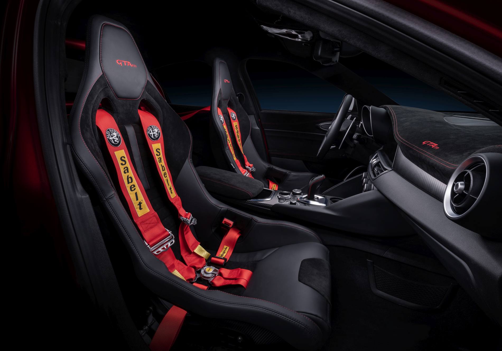 alfa romeo giulia gta 2020 (12)