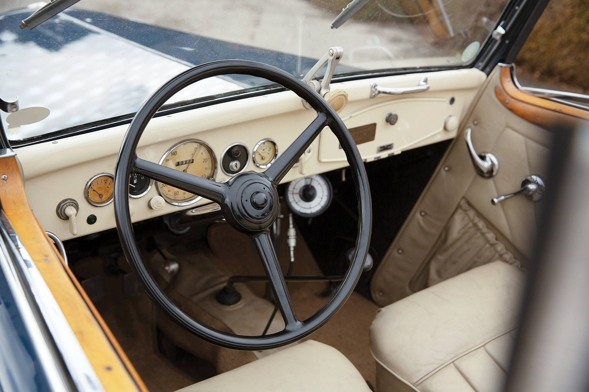 1936-BMW-329-Cabriolet-Tom Gidden – RM Sothebys (15)