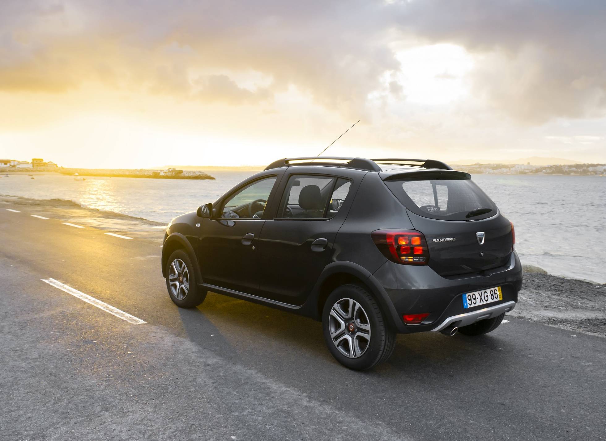 Dacia_Sandero(1)