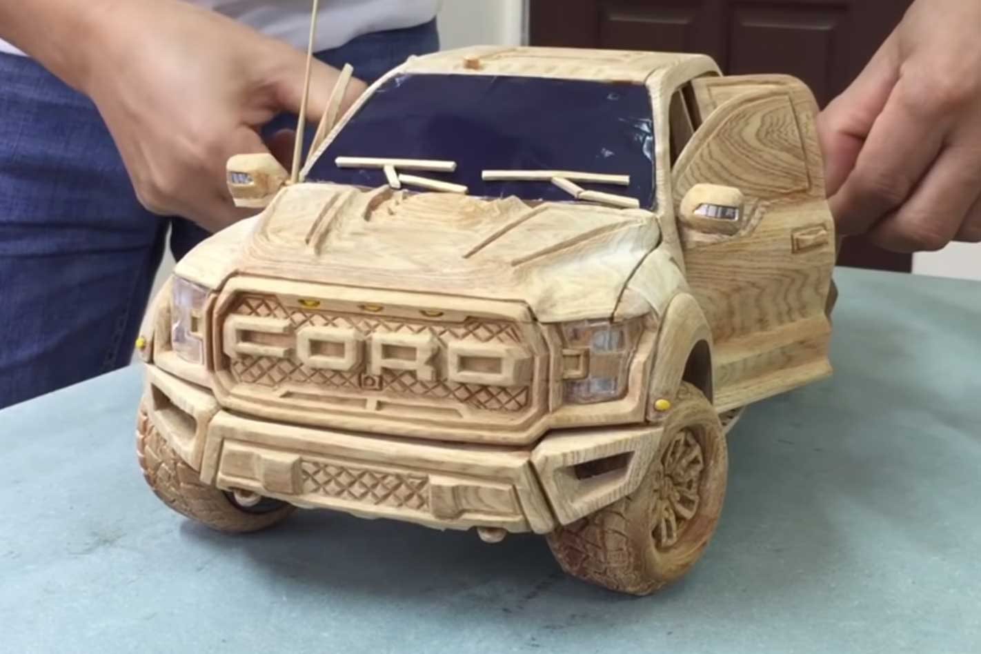 Ford-F-150-Raptor-woodcraft