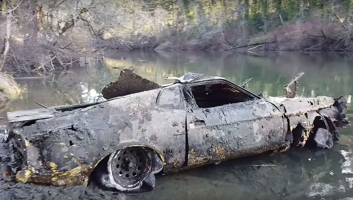 ford mustang submerso_2