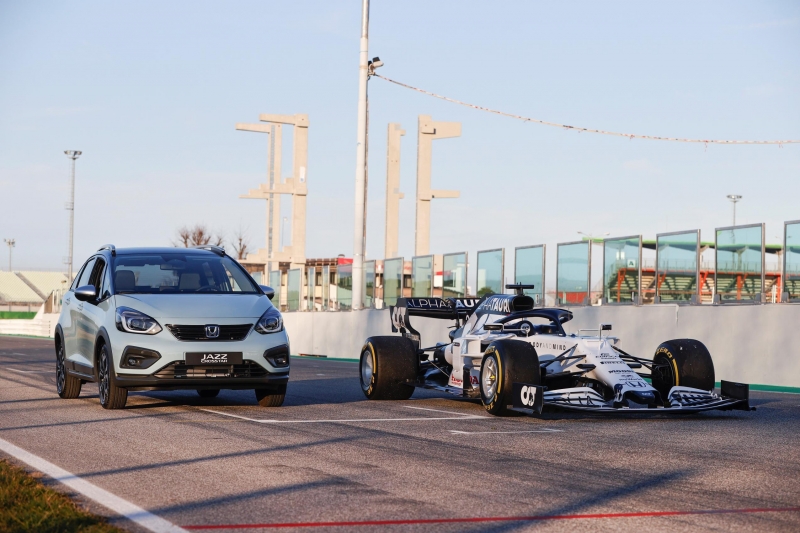 302370_ALL-NEW_HONDA_JAZZ_INSPIRED_BY_FORMULA_1_HYBRID_EXPERTISE