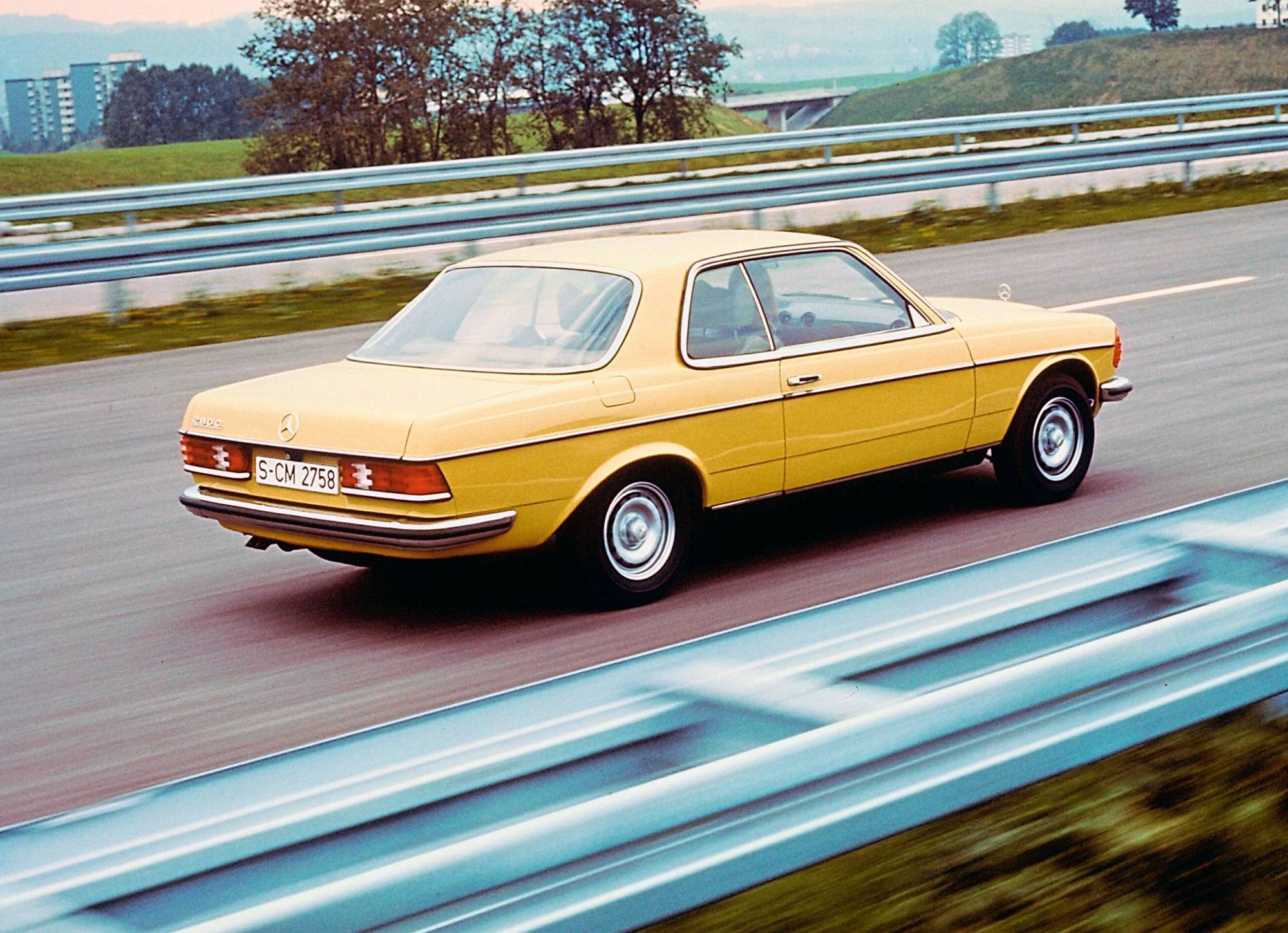 Mercedes-Benz Coupé der Baureihe C 123.

Mercedes-Benz coupé from model series C 123.