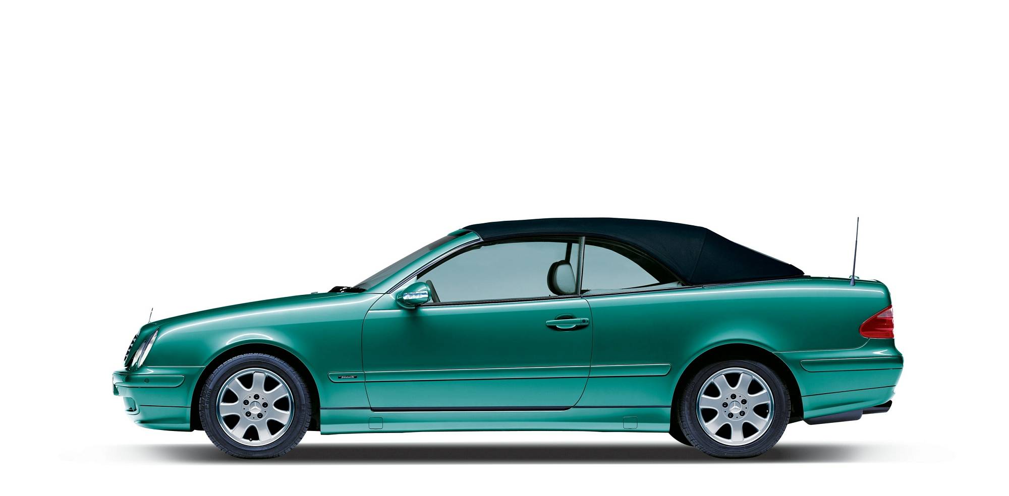 Historie der Mercedes-Benz E-Klasse Coupés und Cabriolets: sportlich-elegante Zweitürer mit großem Flair

The history of the Mercedes-Benz E-Class Coupés and Cabriolets: Sporty and elegant two-door cars with tremendous style