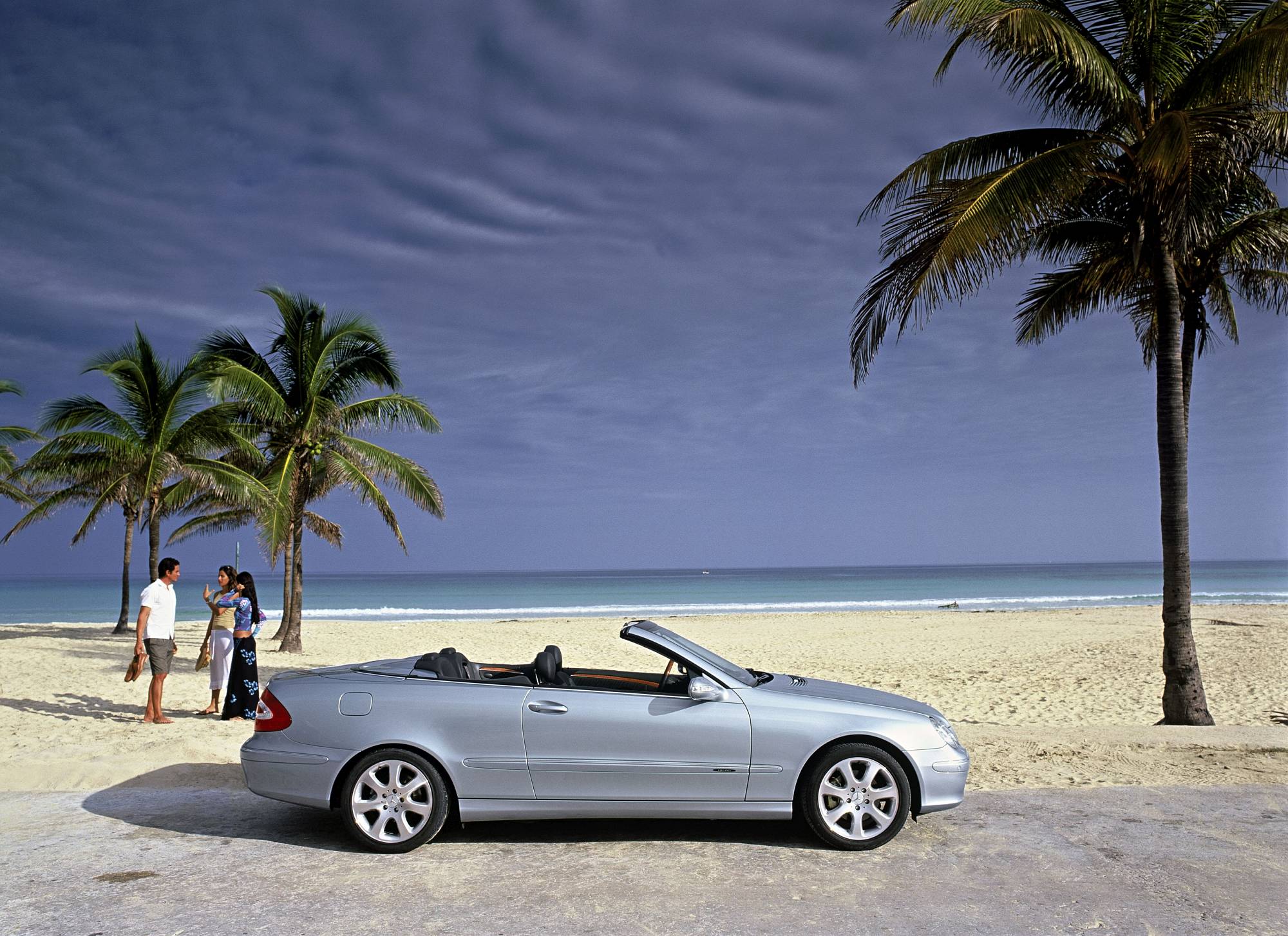 Historie der Mercedes-Benz E-Klasse Coupés und Cabriolets: sportlich-elegante Zweitürer mit großem Flair

The history of the Mercedes-Benz E-Class Coupés and Cabriolets: Sporty and elegant two-door cars with tremendous style
