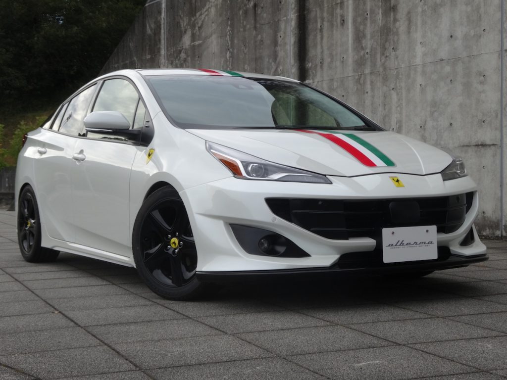Toyota-Prius-Ferrari-17-1024×768