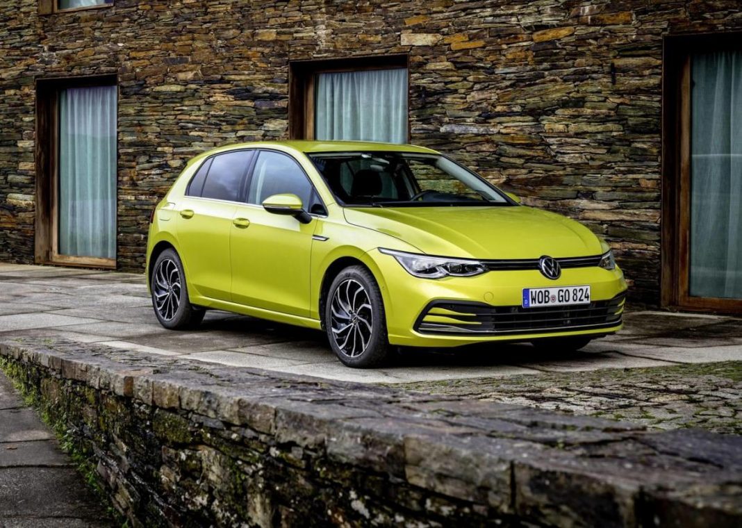 Volkswagen-Golf-2020-1
