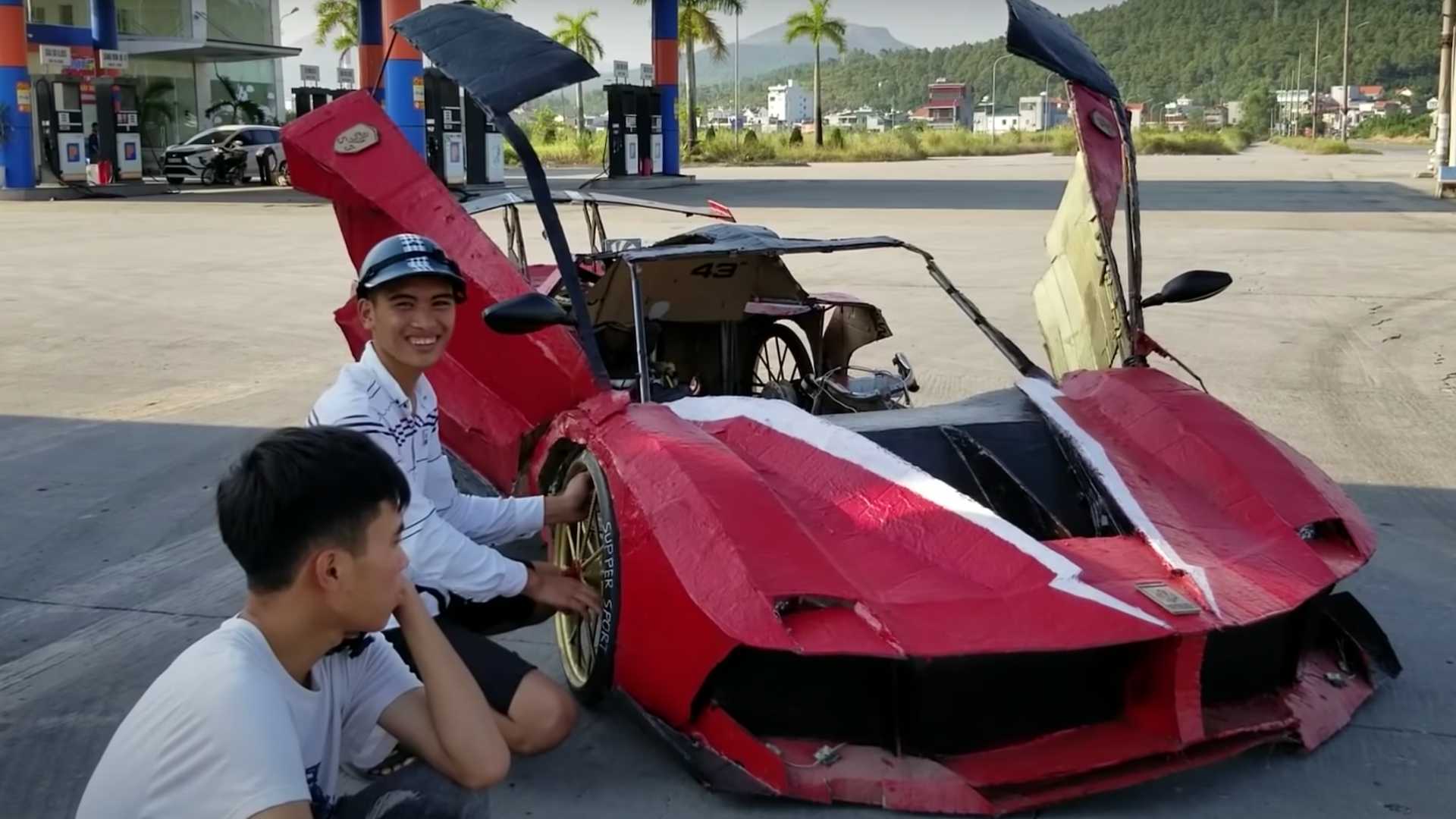 drivable-cardboard-supercars-from-vietnam