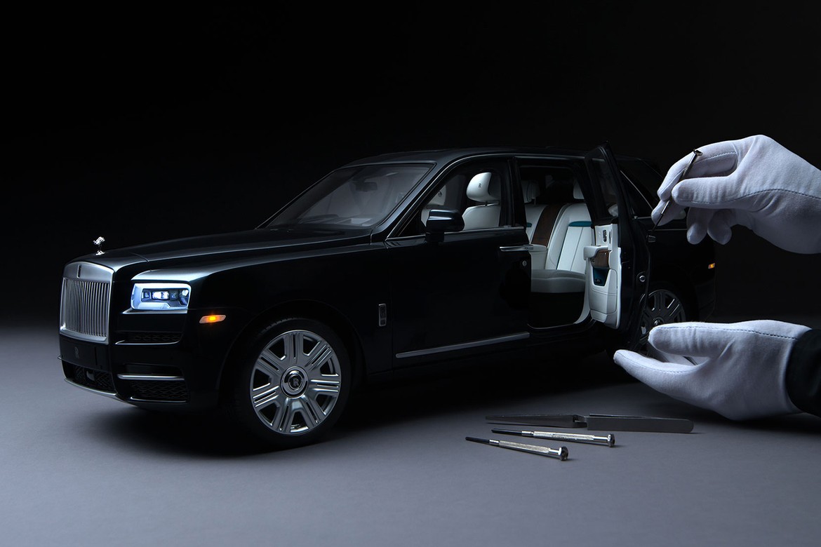 https___hypebeast_com_image_2020_05_rolls-royce-cullinan-1-8-scale-model-release-01