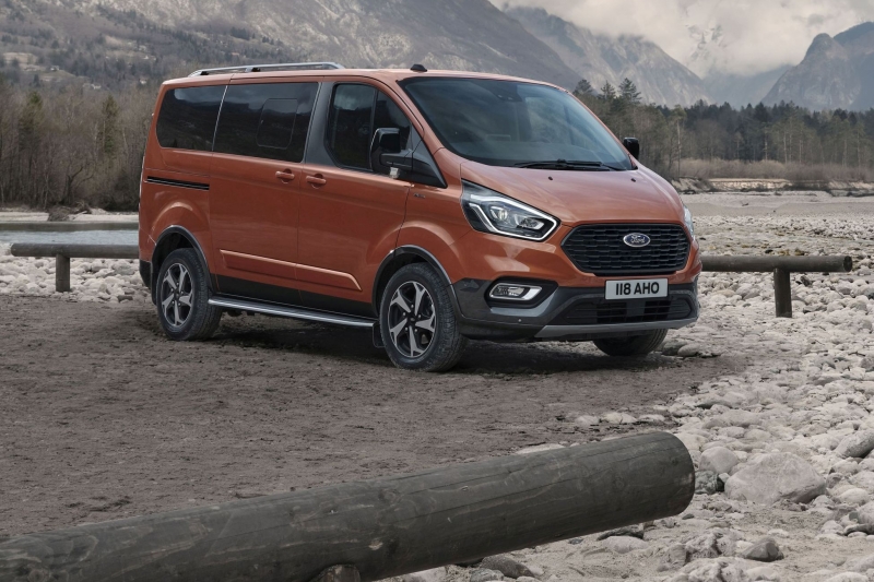 FORD_2020_TOURNEO_CUSTOM_ACTIVE-01