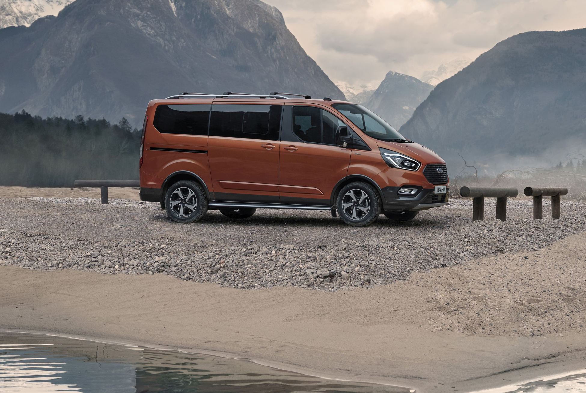 FORD_2020_TOURNEO_CUSTOM_ACTIVE-02