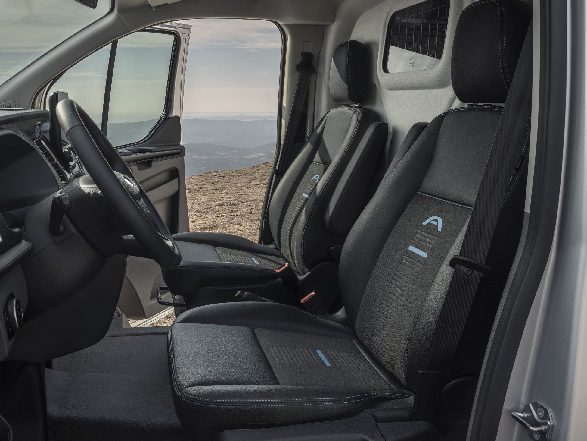 FORD_2020_TRANSIT_CUSTOM_ACTIVE-06