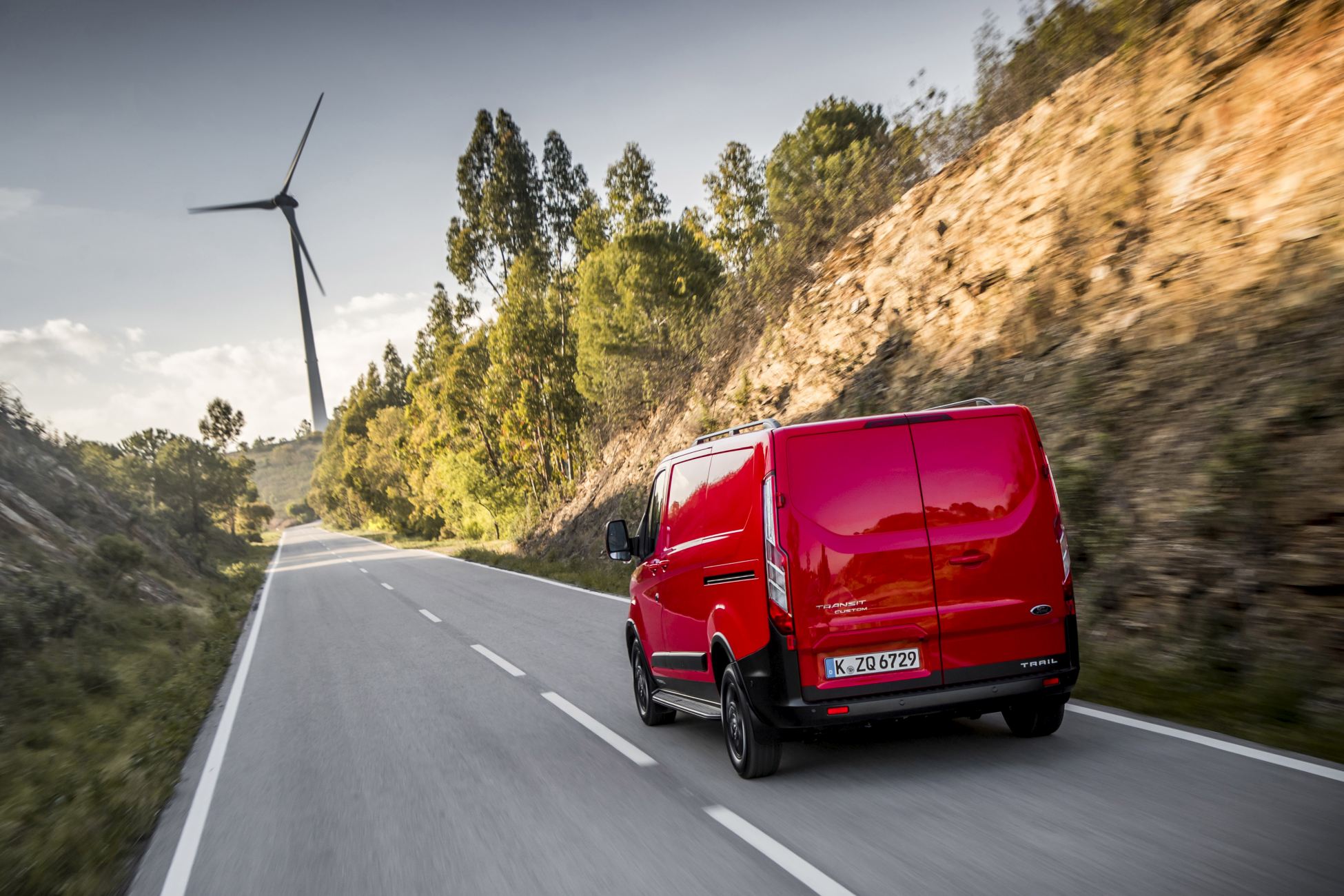 FORD_2020_TRANSIT_CUSTOM_TRAIL_02