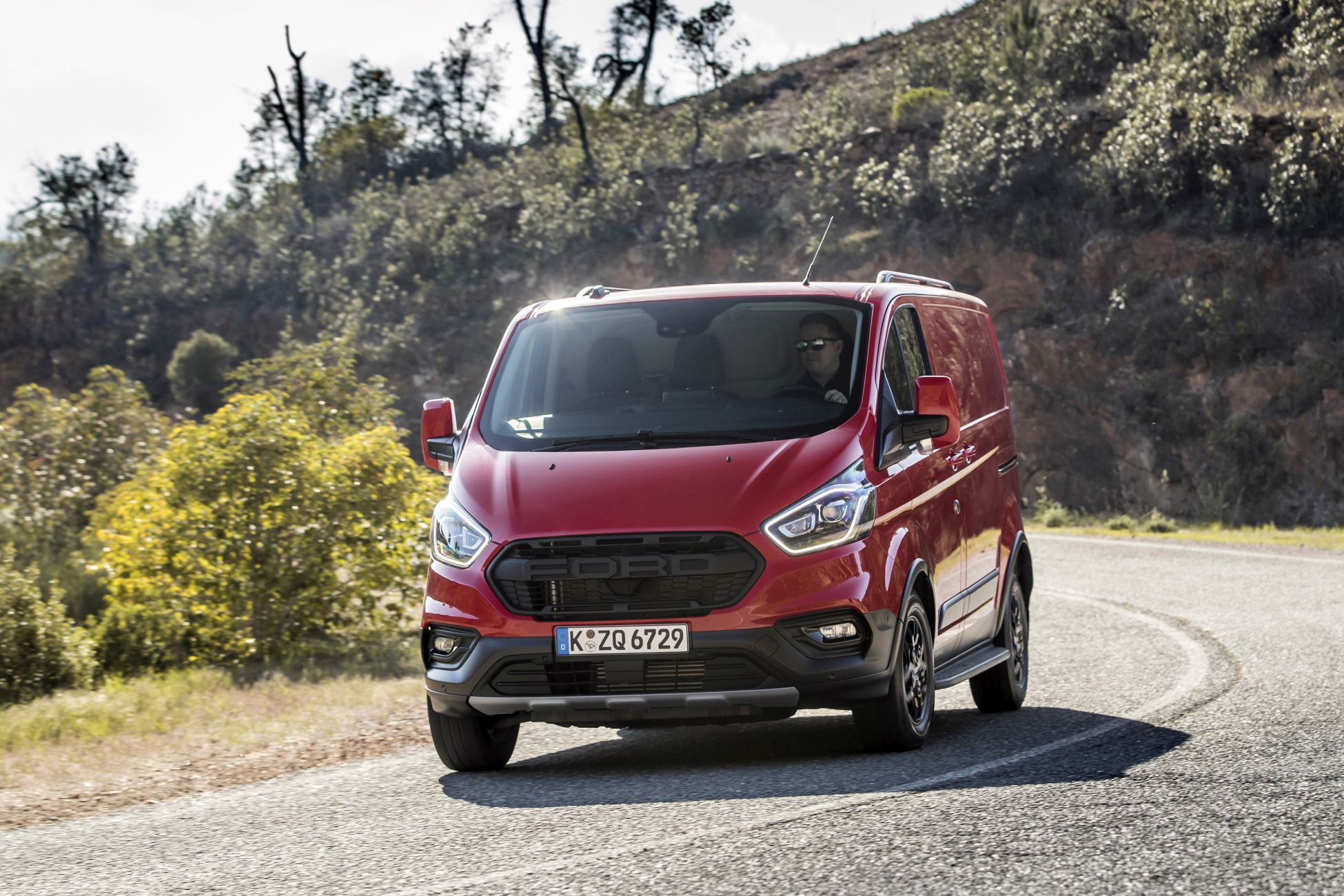FORD_2020_TRANSIT_CUSTOM_TRAIL_08