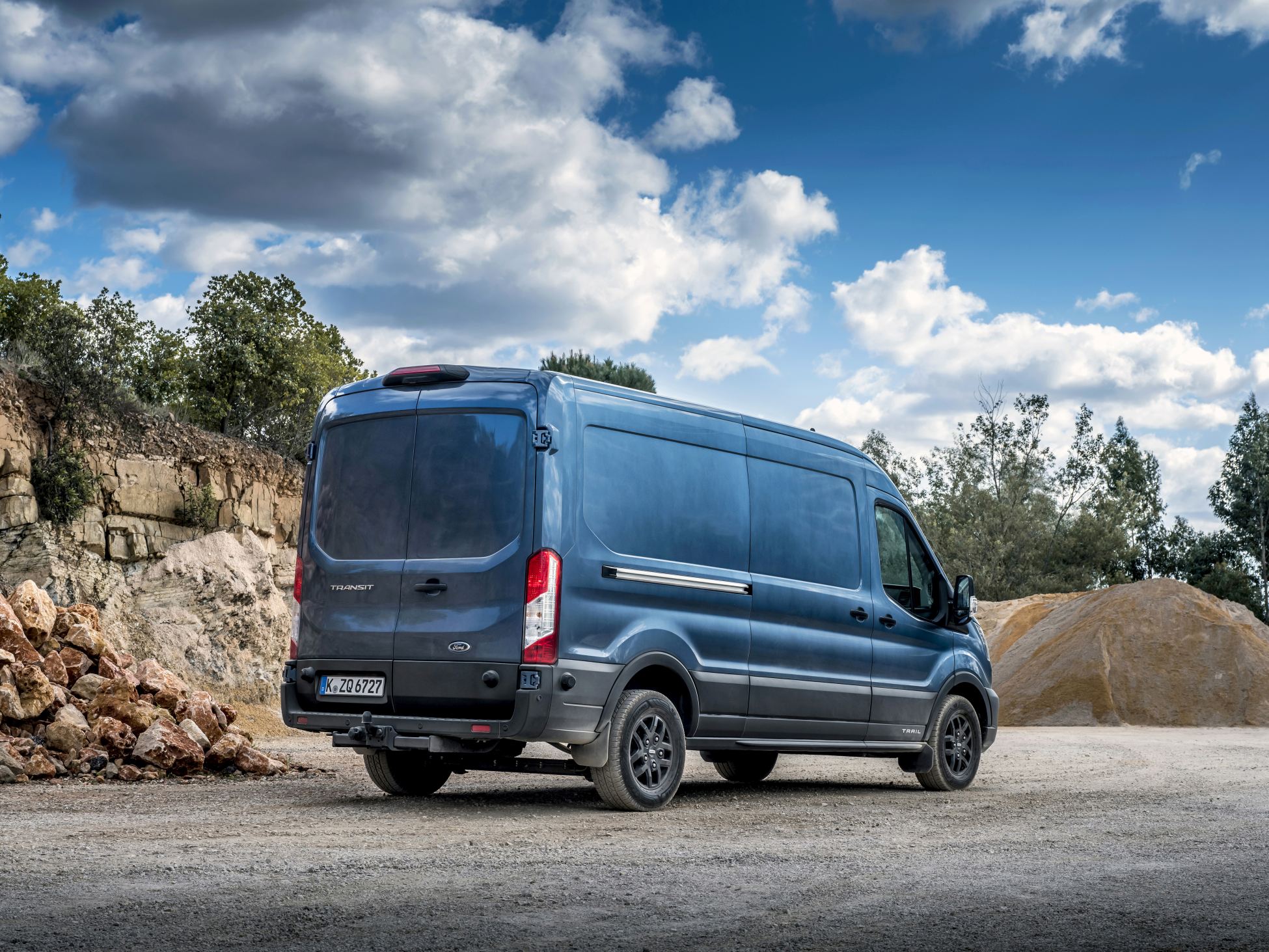 FORD_2020_TRANSIT_TRAIL_08
