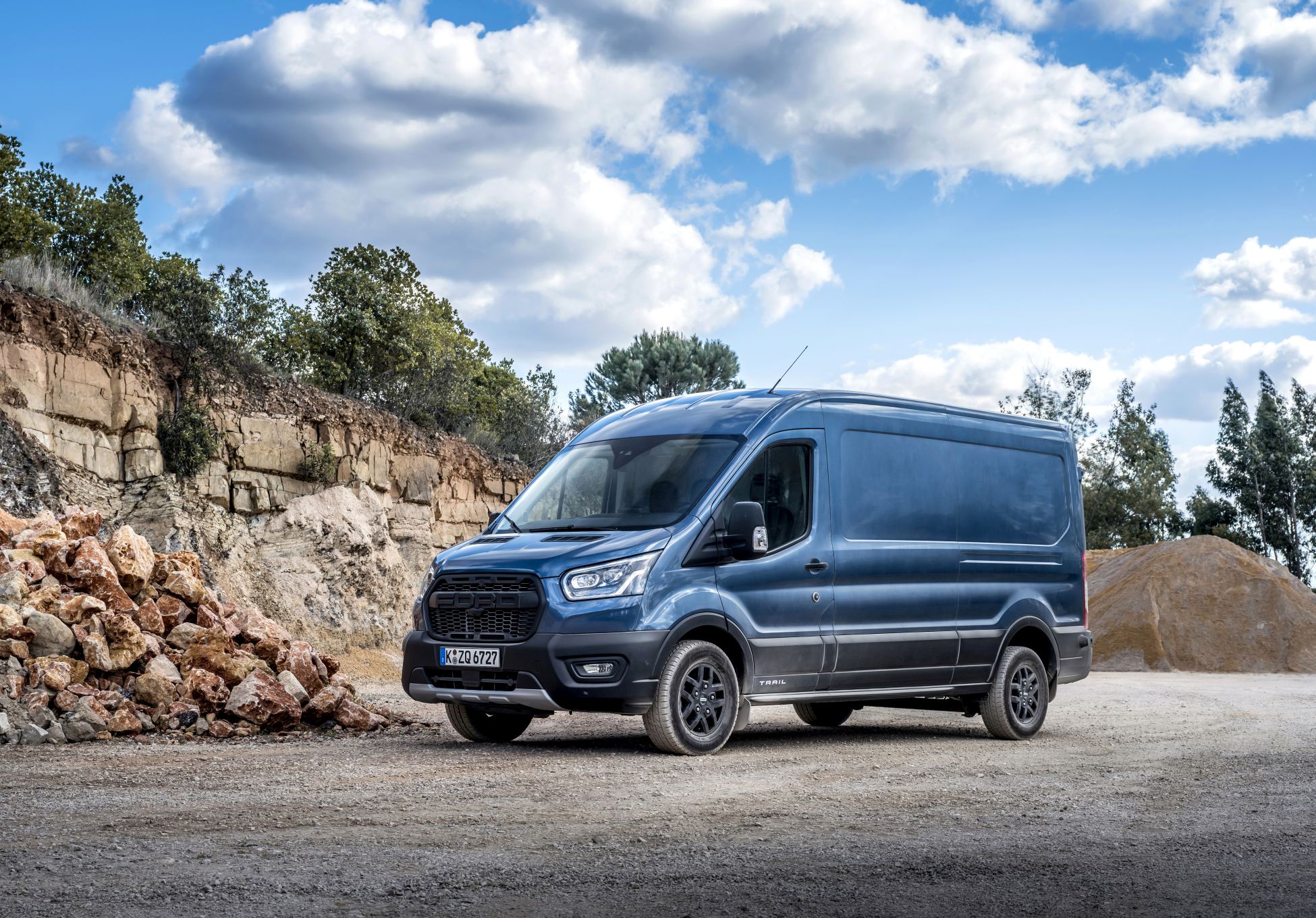 FORD_2020_TRANSIT_TRAIL_09