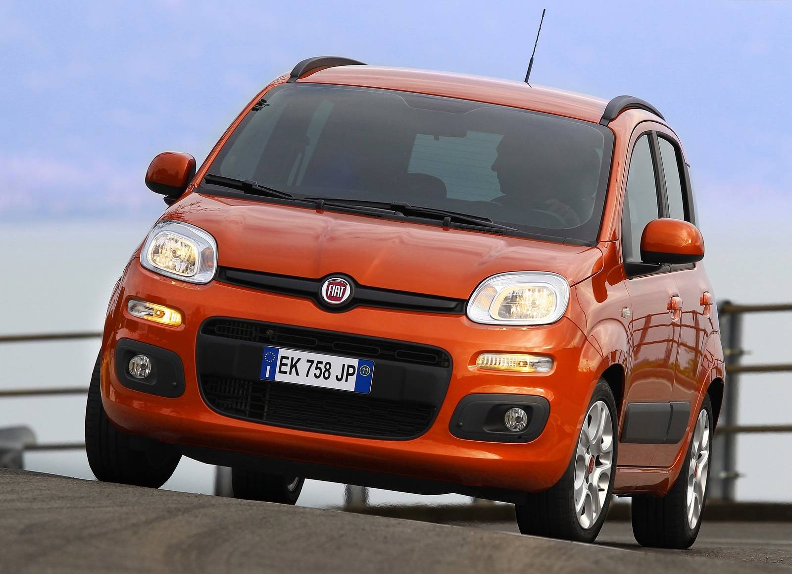 Fiat-Panda-2013-1600-01