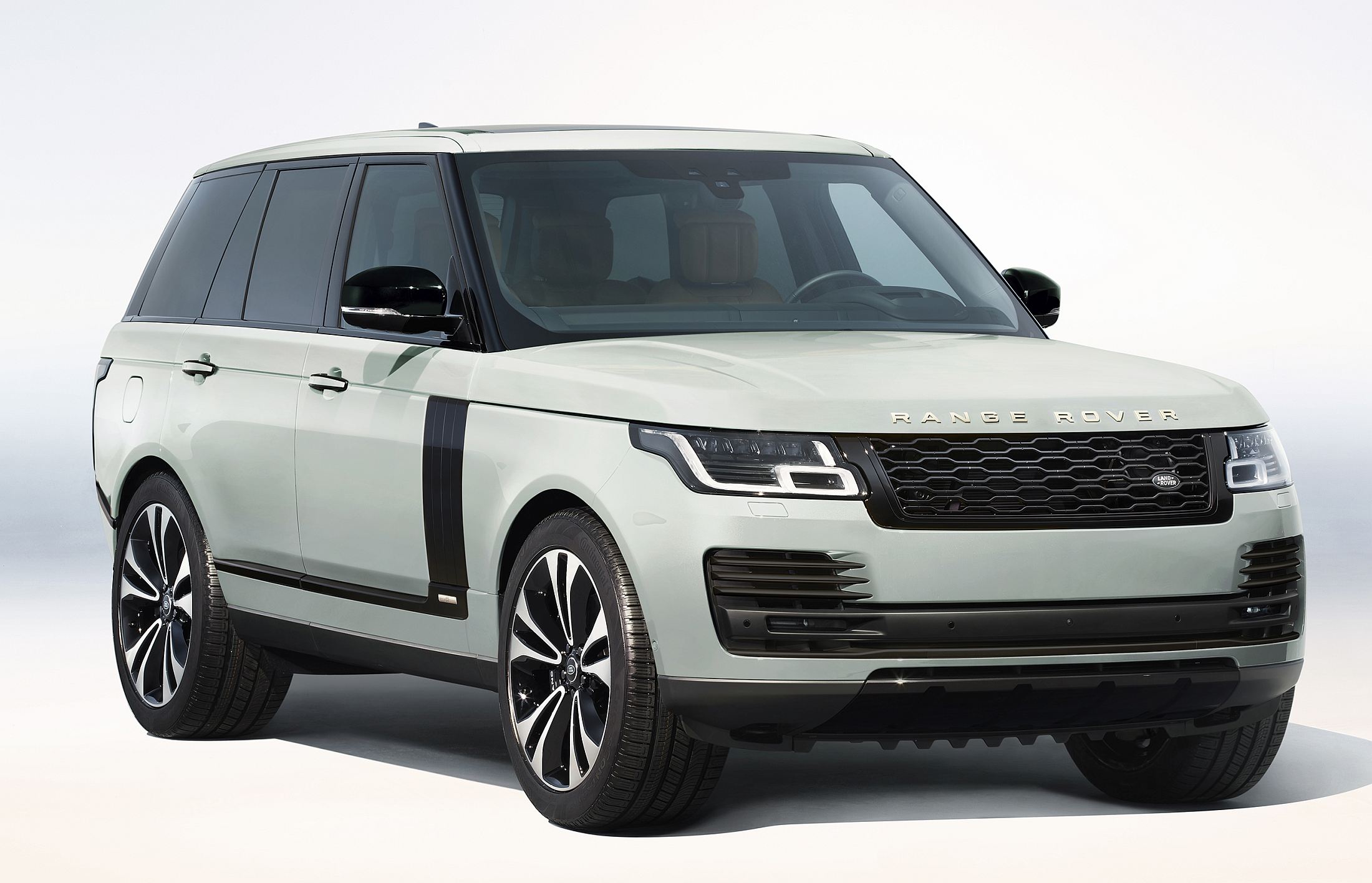 Range Rover_FIFTY_21MY_ND_170620_002 (10)