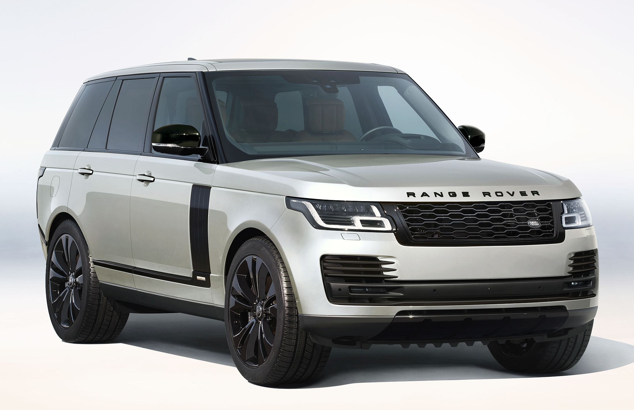 Range Rover_FIFTY_21MY_ND_170620_002 (11)