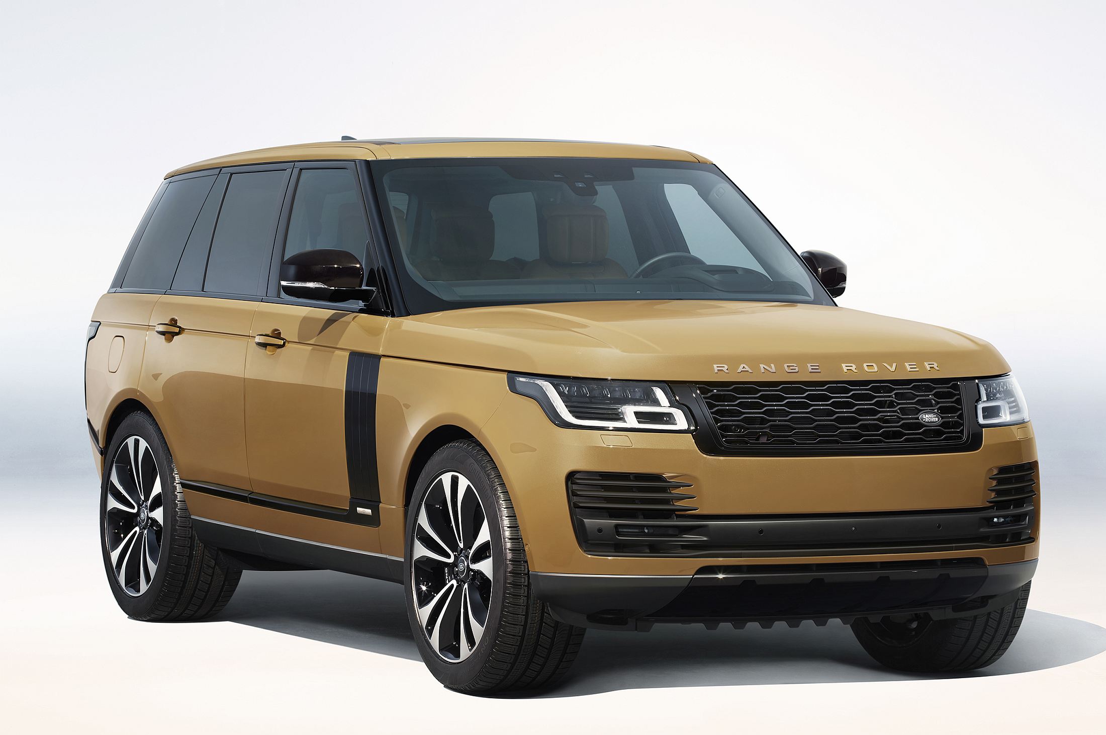 Range Rover_FIFTY_21MY_ND_170620_002 (8)