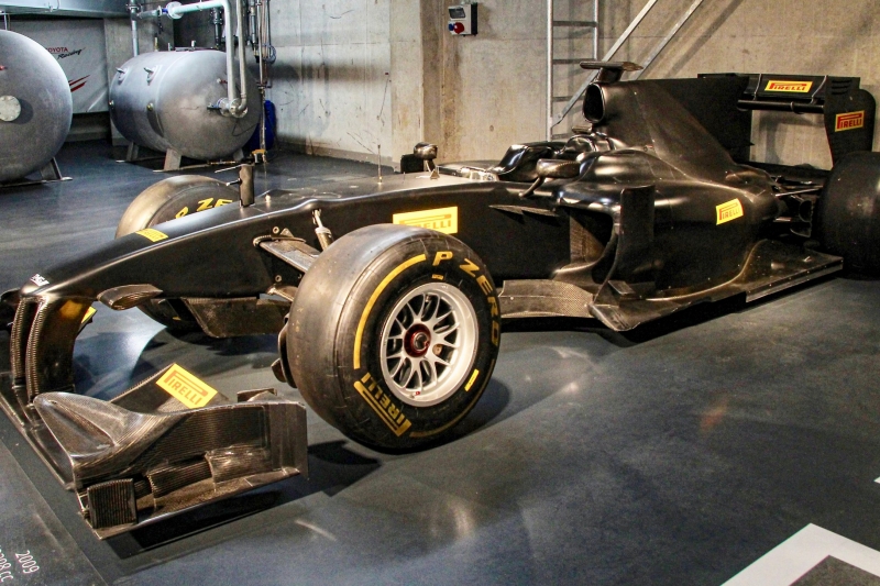 pirellitoyota-scaled